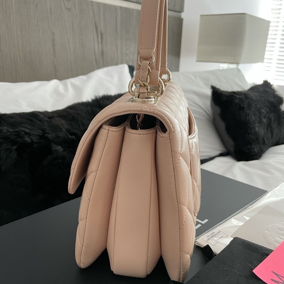 LIKE NEW 🖤 CHANEL 21S Light Beige Small Trendy CC - Picture 8 of 16